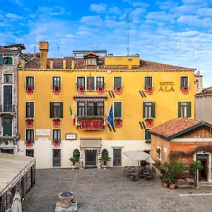 Hotel Unahotels Ala Venezia-adults 16, Venedig